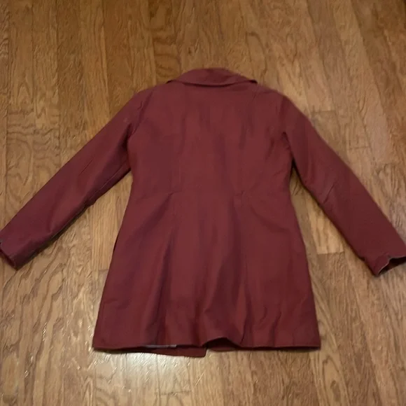 Red jacket - Picture 3 of 3